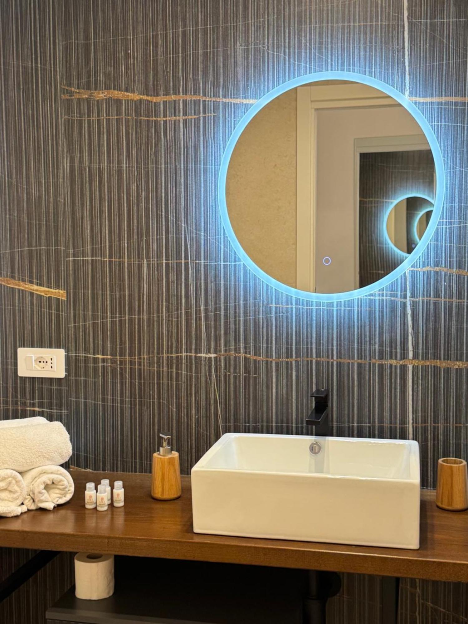 Duomo Rooms - Manfredi Homes&Villas Manfredonia Luaran gambar