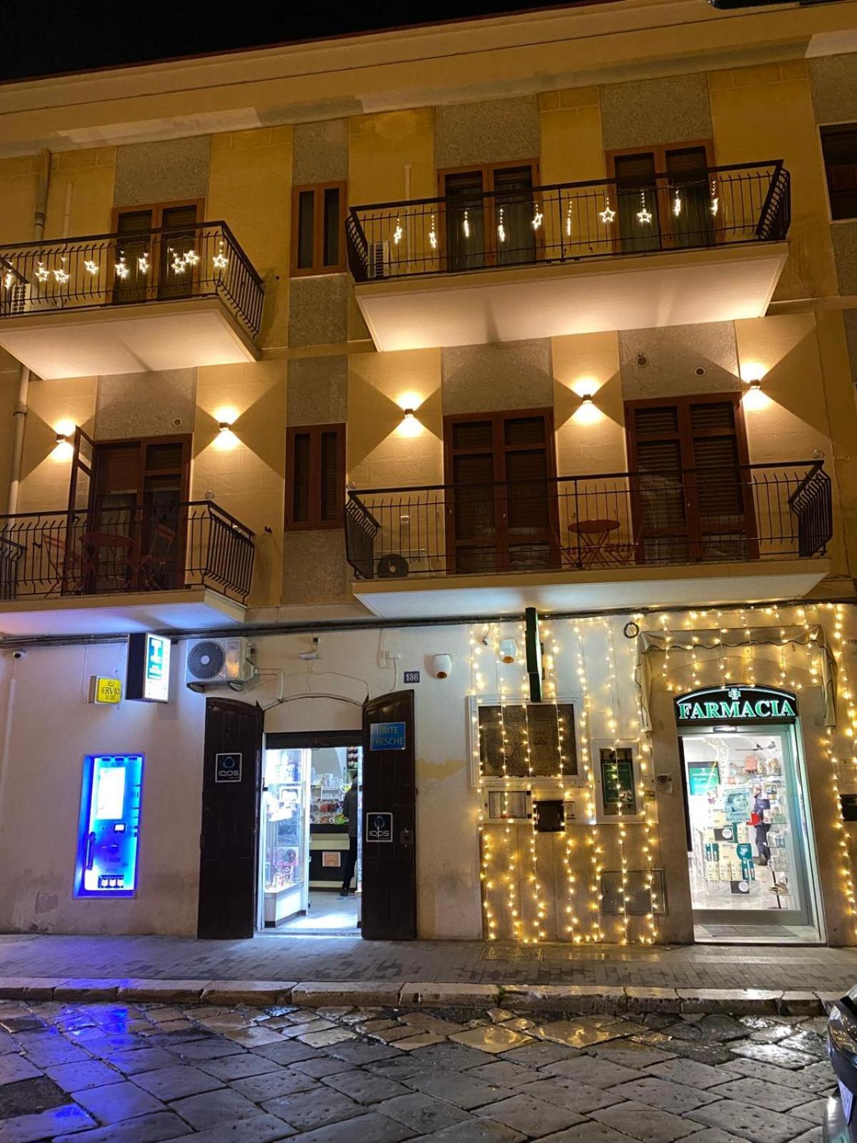 Duomo Rooms - Manfredi Homes&Villas Manfredonia Luaran gambar